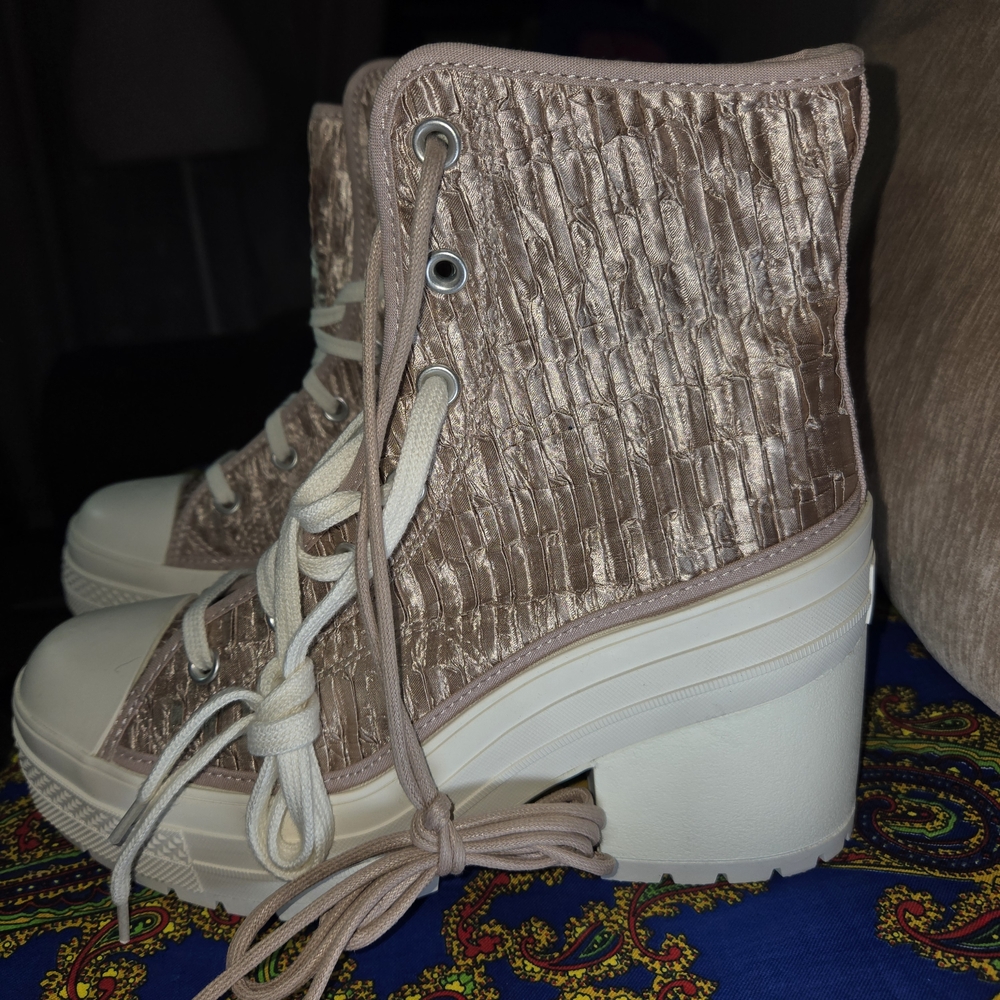 Converse Women's Pink and White Platform Sneakers - Picture 3 of 9